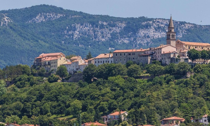 Grabri House | 3 bedroom accommodation in Lupoglav