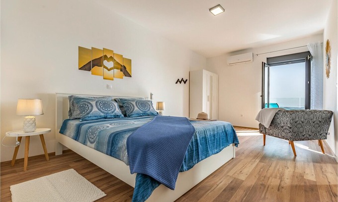 Liznjan House | 3 bedroom accommodation in Liznjan