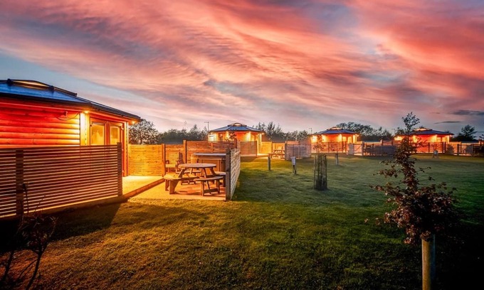 Fitling Ski Chalet | 3 bedroom accommodation in Fitling, Nr Hornsea