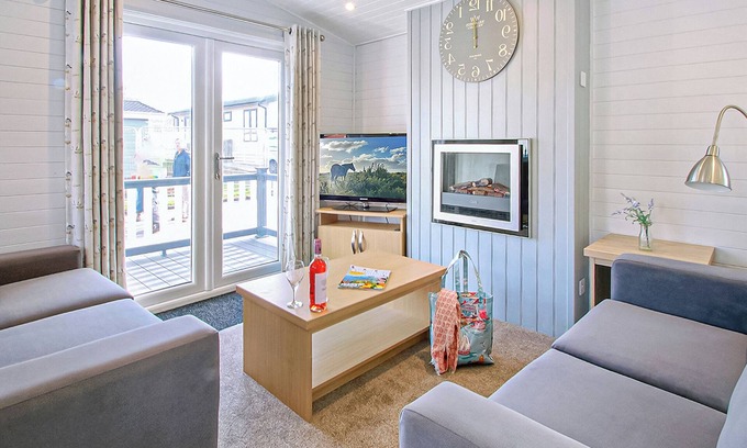 New Forest District Ski Chalet | 3 bedroom accommodation in Milford-on-Sea, Nr Lymington