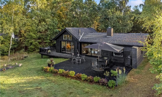 Skødshoved Strand House | 3 Bedroom Amazing Home In Knebel