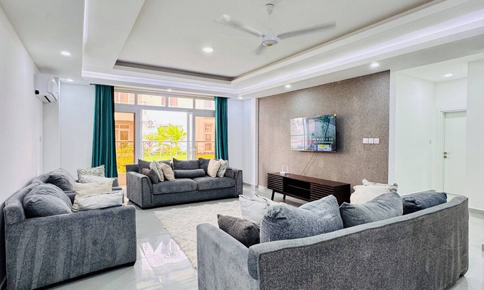 Mombasa Apartment | 3-bedroom apartment in delightful Mombasa Nyali with AC, WiFi, fitness room