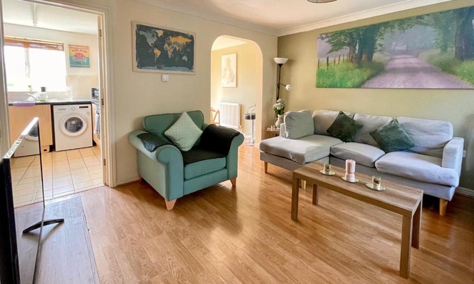 Wellingborough House | 3 Bedroom Detached house Wellingborough