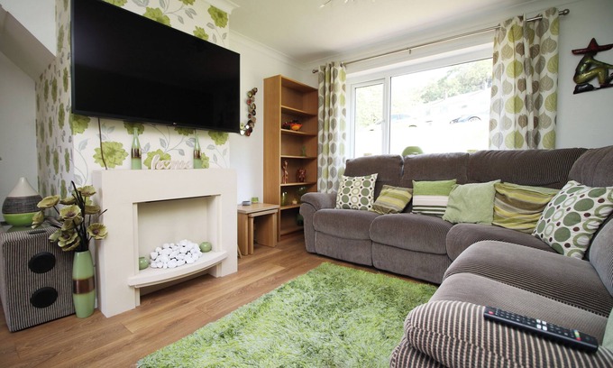 Newport House | 3 Bedroom family home Newport, located next to M4