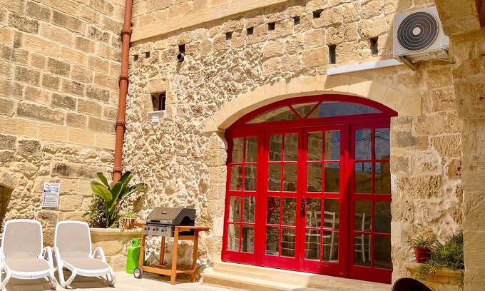 Nadur Other | 3 bedroom farmhouse with private pool