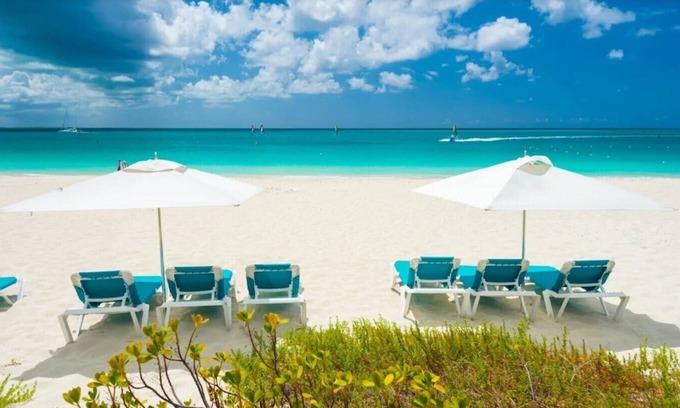 Grace Bay Condo | 3 Bedroom Grace Bay Beachfront Penthouse at Grandview