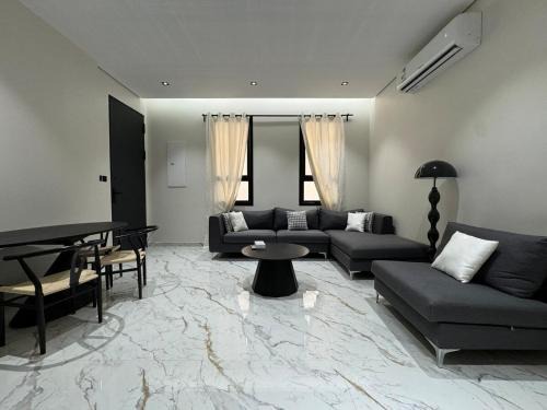 Al Malaz Apartment | 3-Bedroom Ground Floor Apartment - 2B