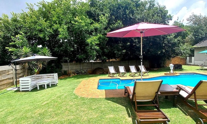 Randfontein House | 3-Bedroom Guest House with Pool