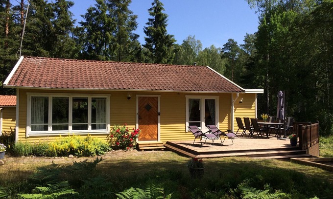 Vittsjo Cottage | 3 bedroom house by forest and lake