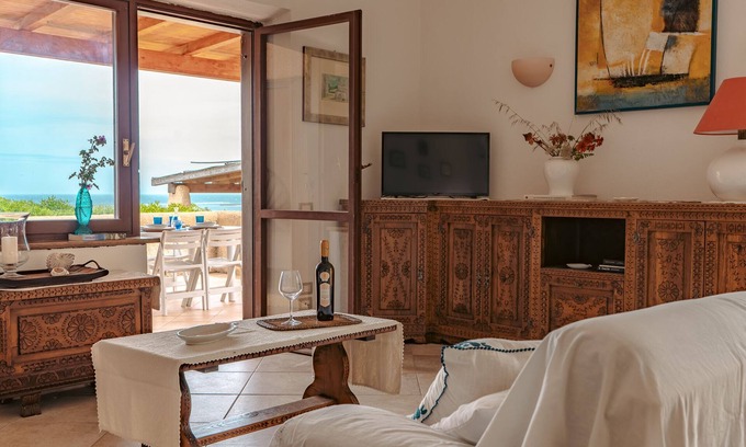 Stintino House | 3-bedroom house in fantastic Stintino facing La Pelosa beach with AC