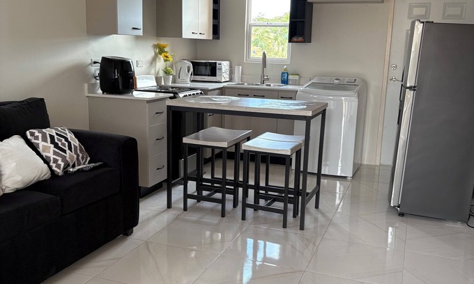 Portmore House | 3-bedroom house in fabulous Portmore with WiFi, AC , water heater, ring camera