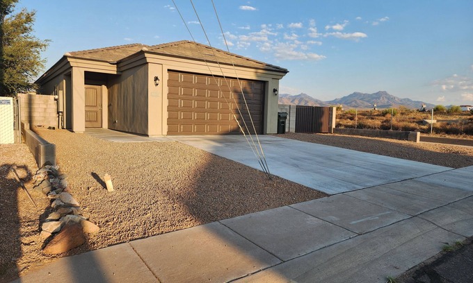 Kingman House | 3-bedroom house in marvelous Kingman with AC