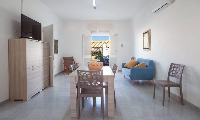 Padula Fede Ski Chalet | 3 bedroom house on the beach of Punta Grossa, between Punta Prosciutto and Torre Lapillo m244