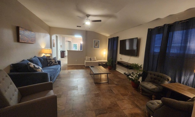 San Antonio House | 3-Bedroom House Near Six Flags and SeaWorld