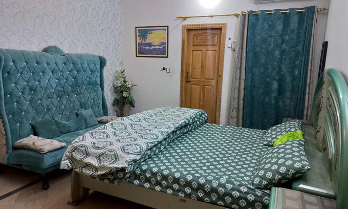 Islamabad House | 3 Bedroom House right In-between Twin Cities