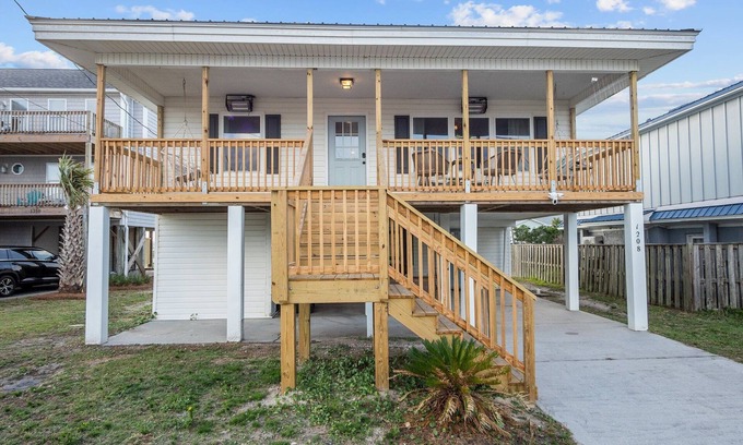 Topsail Beach House | 3-bedroom house with/Golf Cart- Top unit