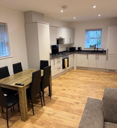 Keighley House | 3 Bedroom House with free on site Parking next to the Canal