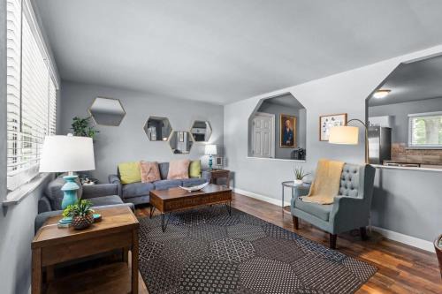 St. Peters House | 3 Bedroom House with Firepit St. Peters, MO