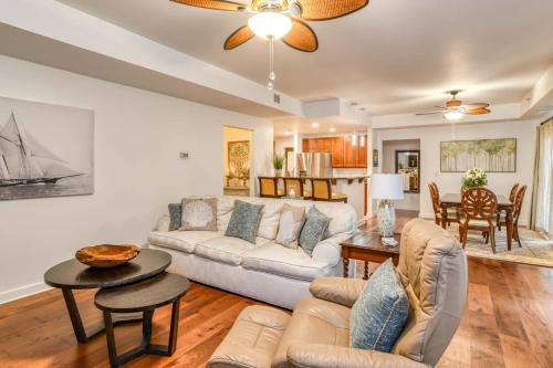 St. Augustine House | 3 Bedroom lagoon front with hard surface floors 5109P3