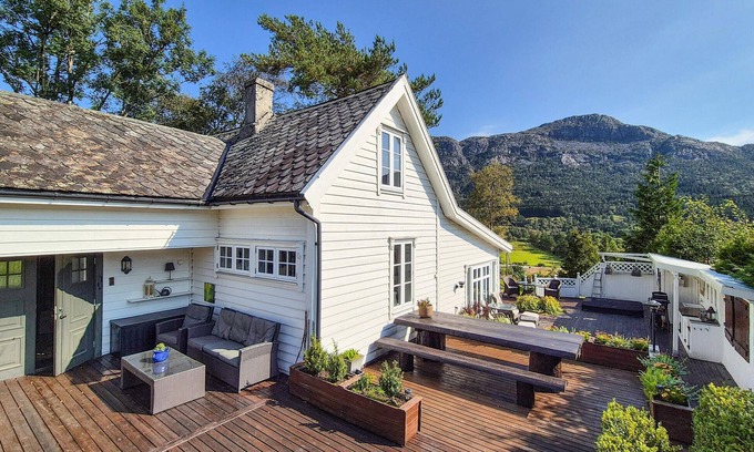 Vikebygd House | 3 bedroom lovely home in Vikebygd