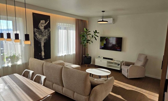 Kaunas Apartment | 3-bedroom panoramic balcony apartment in Kaunas with AC