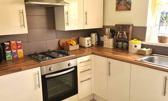 Newport House | 3 Bedroom Serviced Accommodation in Newport