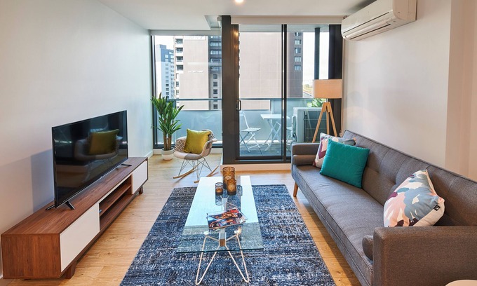 Southbank Apartment | 3-bedroom Southbank Apartment: Walk to Crown Casino, Eureka Tower, & QV Garden