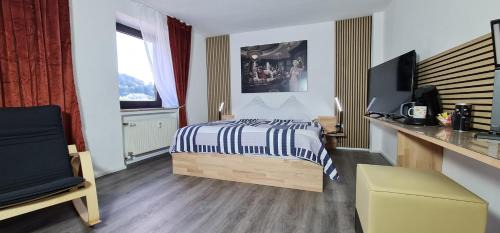 Siegen Apartment | 3 bedroom Suite, kitchen, terrace in upper town