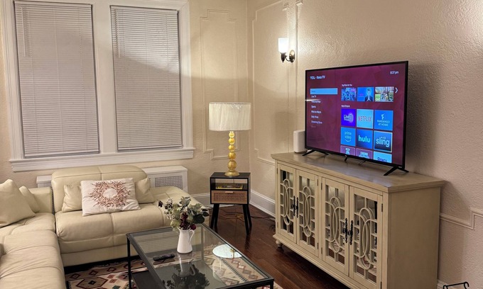 Brightwood Park House | 3-bedroom townhome in awesome Washington with AC