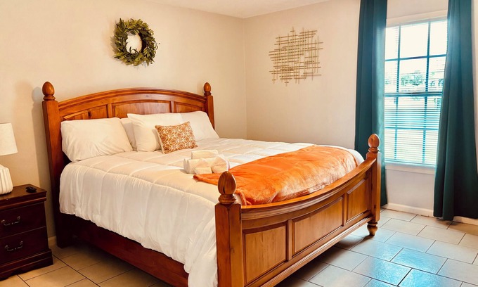 Lake Charles House | 3-bedroom townhome near Cowboy stadium and casinos