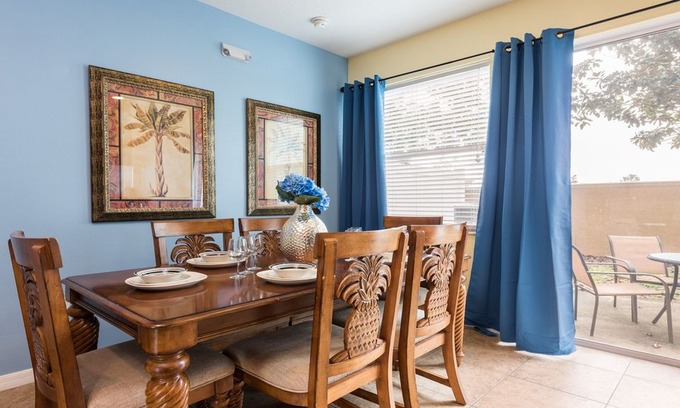 Crestwynd Bay Villa | 3 Bedroom Townhome with free WiFi/Crib, only 1.5 miles to Disney