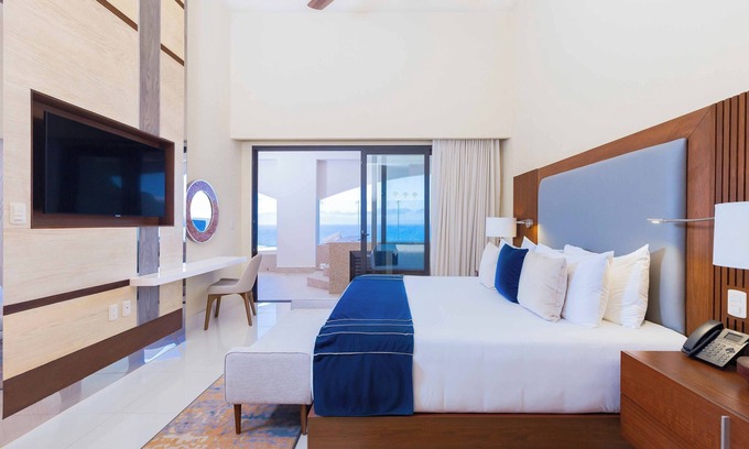 Santa Rosa Apartment | 3 bedroom unit at Villa la Valencia