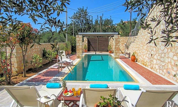 Gavalochori Villa | 3 bedroom Villa, sleeps 6 with Pool, Air Con and FREE WiFi