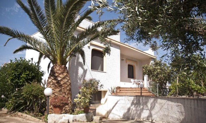Ugento Villa | 3 Bedroom Villa with pool in the countryside near the sea.