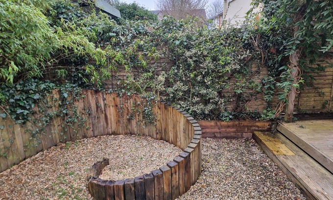 Cortober House | 3 Bedrooms - Sleep 7 - Garden - Private Parking