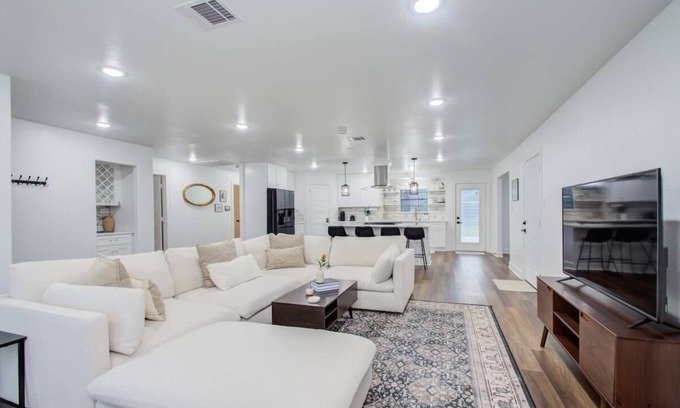 Braeswood Place House | 3 beds Houston HOME, Close NRG Stadium & Rodeo