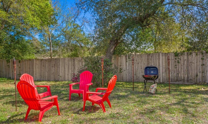 Southside House | 3 BR |Dogs Ok |Fenced |Grill |Near St Johns River, Golf Courses & Dining