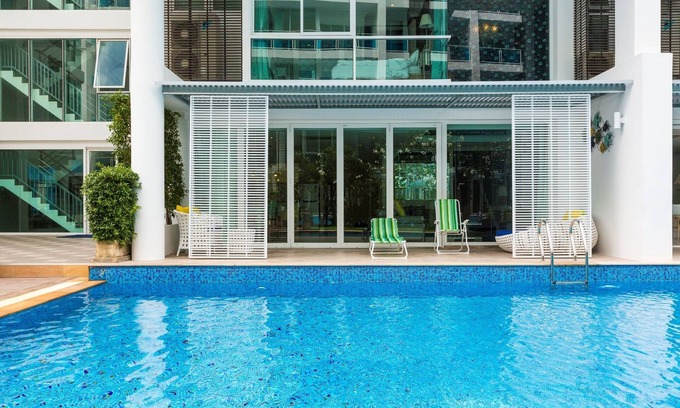 Khao Takiab Condo | 3 BR duplex apartment with pool access Free water park