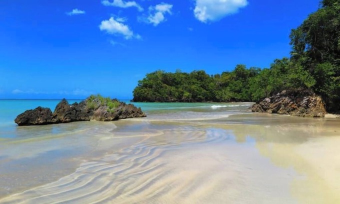 Las Terrenas Apartment | 3 BR First Line Beach apt at playa bonita p2-101