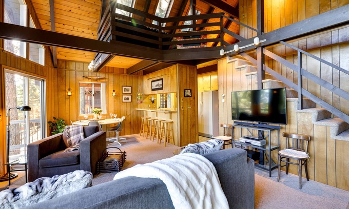 Arnold Cabin | 3 Mi to Big Trees State Park: Cabin w/Deck