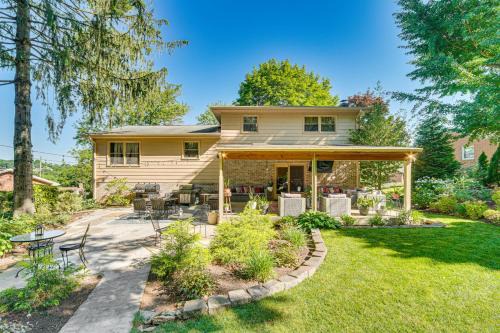 Spry House | 3 Mi to Lake Redman Home with Furnished Pergola!