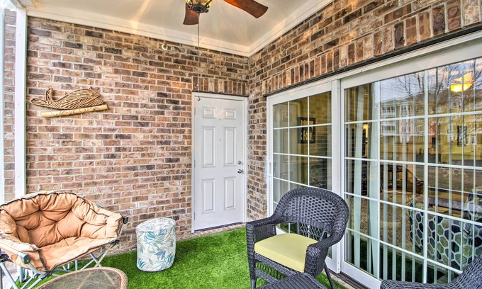 Central Myrtle Beach Apartment | 3 Mi to Ocean: Myrtle Beach Condo w/Pool Access!