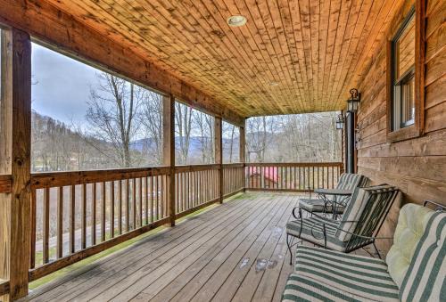 Snowshoe House | 3 Mi to Snowshoe Resort Cabin with Hot Tub