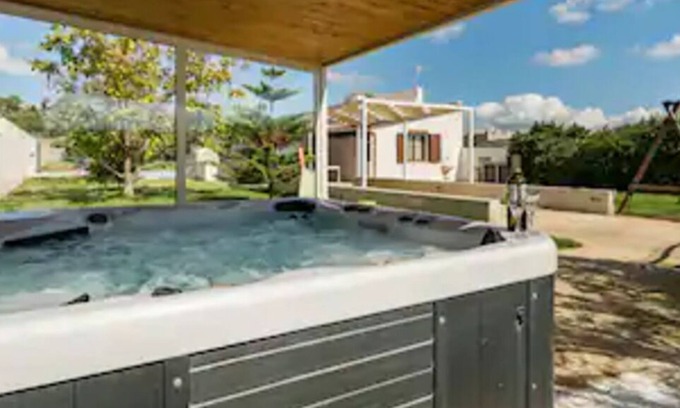 Menfi House | 3 minutes from the center of Memphis and 10 minutes from the beach