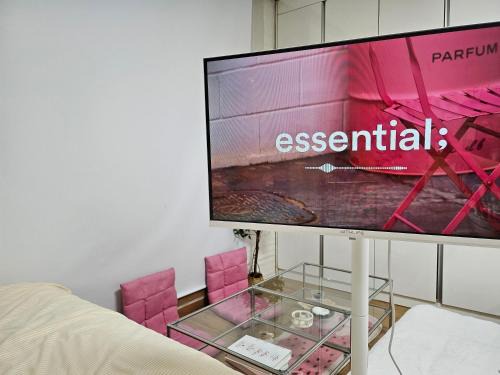 Cheongpa-dong Apartment | 3 minutes walk from Seoul Station, arrive at Incheon Airport Railway AREX at once, including breakfast, B1F