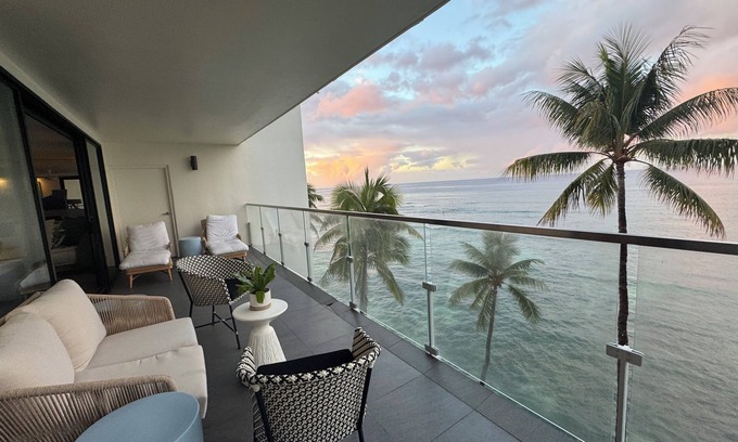 Diamond Head - Kapahulu - St. Louis Apartment | 3 Month Min; NO instant bookings: 3-bdrm Floor thru; Chill; Magical Apt/Location