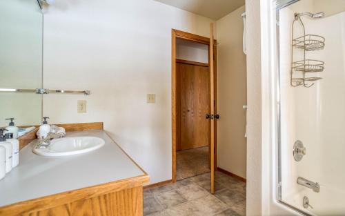 Sunriver House | 3 Paper Birch Lane - Meredith Lodging