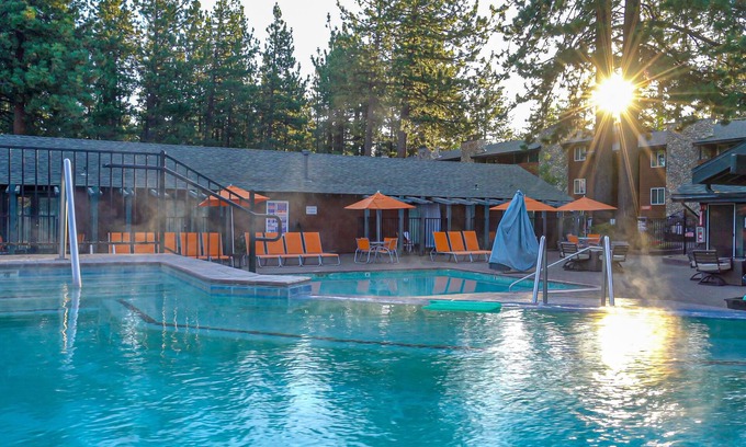 South Lake Tahoe Hotel | 3 Peaks Resort & Beach Club