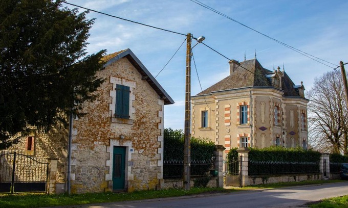 Charroux House | 3 Quartier de la Gare Charroux (Gite)