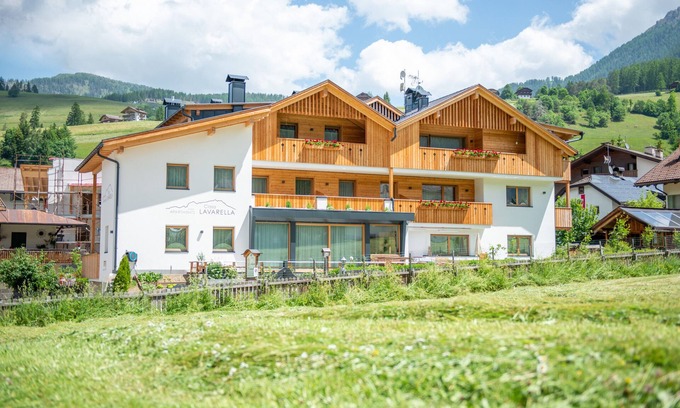 Mareo Apartment | 3-Room Apartment Erta with Mountain View, Wi-Fi & Terrace